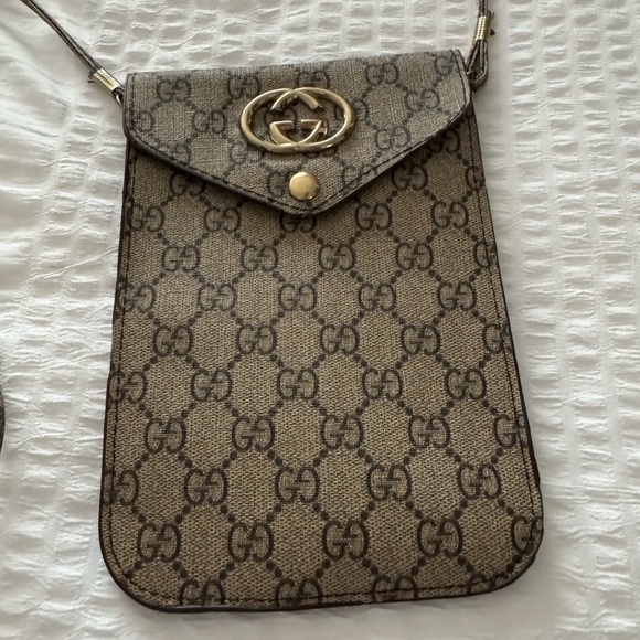 Gucci Tan and Brown Crossbody Bag with GG Monogram - Picture 3 of 9
